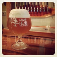 รูปภาพถ่ายที่ Swamp Head Brewery โดย Swamp Head เมื่อ 5/20/2013