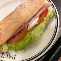 Foto diambil di Pizza Hut oleh Vera K. pada 5/6/2018