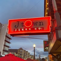 Снимок сделан в Jtown Pizza Co. пользователем Drew S. 2/12/2023