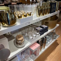 Photo taken at Crate &amp;amp; Barrel by Rosie N. on 3/29/2021