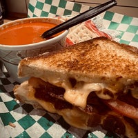 Photo taken at Everdine&amp;#39;s Grilled Cheese Co. by Rosie N. on 1/22/2022