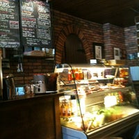 5/15/2013에 Edward E.님이 The Root Cellar Organic Cafe &amp;amp; Bakery에서 찍은 사진