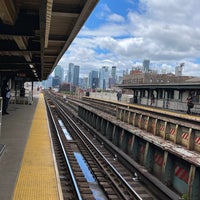Photo taken at MTA Subway - 46th St/Bliss St (7) by Daisy on 5/31/2021