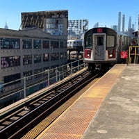 Photo taken at MTA Subway - Queensboro Plaza (7/N/W) by Daisy on 3/4/2022