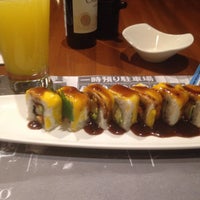 Photo taken at Sushi Itto by Mar L. on 6/13/2015