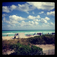 รูปภาพถ่ายที่ Cabana Beach Club โดย Angela S. เมื่อ 12/2/2012