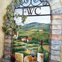 Das Foto wurde bei Flickerwood Wine Cellars von Eileen T. am 10/13/2012 aufgenommen