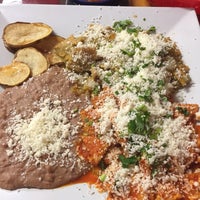 6/20/2017 tarihinde Jen V.ziyaretçi tarafından TnT Tortas &amp;amp; Tacos'de çekilen fotoğraf