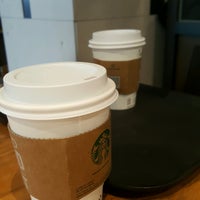Das Foto wurde bei Starbucks von Ri-on O. am 1/8/2017 aufgenommen