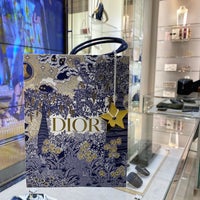 Photo taken at Dior by حُسام بن خالد on 2/1/2020