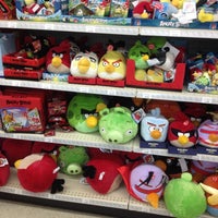 Photo taken at Toys&amp;quot;R&amp;quot;Us by Oliver E. on 10/14/2012