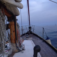 Das Foto wurde bei Classic Sailing Barcelona von Pol B. am 9/27/2013 aufgenommen