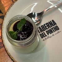 Foto tirada no(a) La Taberna del Pintxo por Vy B. em 12/18/2023