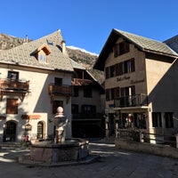 รูปภาพถ่ายที่ Hôtel de l’Europe et Des Bains โดย JeanMat เมื่อ 12/31/2016
