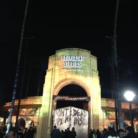 Photo taken at Universal Studios Halloween Horror Nights 2012 - Universal Monsters REMIX by Nathalie on 10/26/2012