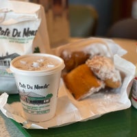 Photo taken at Café Du Monde by Lee H. on 9/28/2022