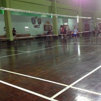 Photo taken at Suan Sa Ngob Badminton Court by Feeme J. on 3/13/2015