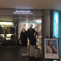 Photo taken at THE AIRPORT STORE UNITED ARROWS LTD. by Daiju M. on 10/24/2017