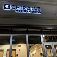 Foto scattata a Chipotle Mexican Grill da Nick S. il 3/5/2018