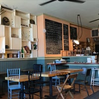 Foto tirada no(a) Ashbox Cafe por Kate B. em 7/26/2017