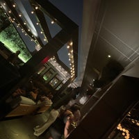 Foto tirada no(a) Stratus Rooftop Lounge por Margarita K. em 8/27/2021