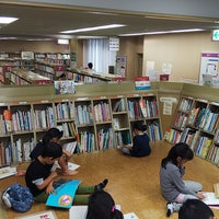 Photo taken at 横浜市緑図書館 by Kenny E. on 10/14/2018