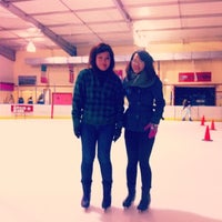 Foto diambil di Hunter Ice Skating Stadium oleh Citra T. pada 9/15/2012