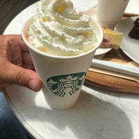 Photo taken at Starbucks by Örzgü O. on 5/14/2022