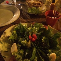 Das Foto wurde bei Bartatas Restaurante von Nina S. am 7/1/2015 aufgenommen