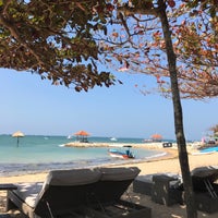 Photo taken at Fairmont Sanur Beach Bali by Sanny K. on 8/2/2019