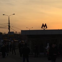 Photo taken at Остановка «Метро &amp;quot;Каховская&amp;quot;» by Artyr B. on 3/11/2016