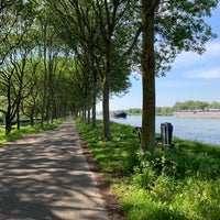 Photo taken at Langs Amsterdam-Rijnkanaal by Sander Z. on 5/23/2019