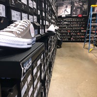 converse outlet chicago