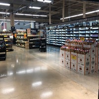 Photo taken at Mariano&amp;#39;s Fresh Market by Andrew W. on 8/2/2020