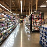 Photo taken at Mariano&amp;#39;s Fresh Market by Andrew W. on 5/22/2021