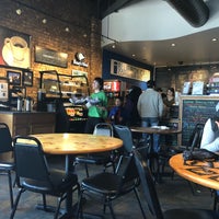 3/10/2018 tarihinde Andrew W.ziyaretçi tarafından Blue Box Cafe'de çekilen fotoğraf