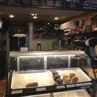 6/10/2017 tarihinde Lea L.ziyaretçi tarafından Green T Coffee Shop'de çekilen fotoğraf