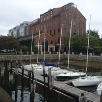 Foto tirada no(a) Boston Sailing Center por Bill D. em 8/22/2015