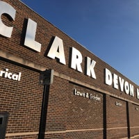 รูปภาพถ่ายที่ Clark-Devon Hardware โดย Bill D. เมื่อ 12/22/2018