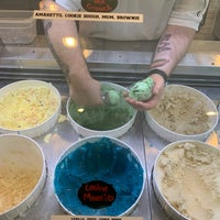 9/1/2019 tarihinde Christina B.ziyaretçi tarafından Cone Gourmet Ice Cream'de çekilen fotoğraf