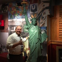 Photo taken at Red Robin Gourmet Burgers and Brews by Derek L. on 9/30/2016