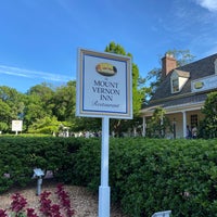 รูปภาพถ่ายที่ Mount Vernon Inn Restaurant โดย Derek L. เมื่อ 6/6/2022