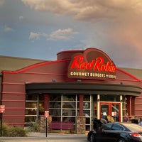 Photo taken at Red Robin Gourmet Burgers and Brews by Derek L. on 9/9/2022