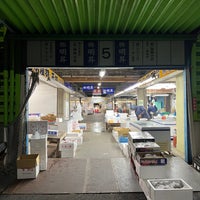 Photo taken at 越谷卸売市場 by Yuichi H. on 12/29/2021