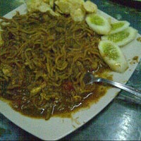 Photo taken at Mie Aceh Ujoeng Rimba by Si_helmy on 11/24/2012