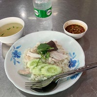 Photo taken at Je Aoun Chicken Rice by 丹下 断. on 6/4/2023