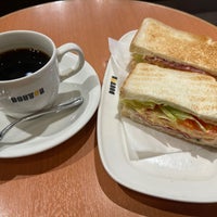 Photo taken at Doutor Coffee Shop by Hideki K. on 11/19/2022