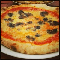 Photo taken at Pizza Pazzani by Marieke on 7/11/2014