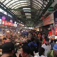 Photo taken at Gwangjang Market by Seung O S. on 10/3/2017