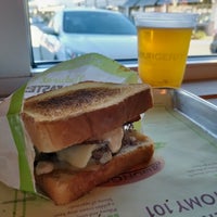 12/15/2019 tarihinde Johnathan R.ziyaretçi tarafından BurgerFi'de çekilen fotoğraf